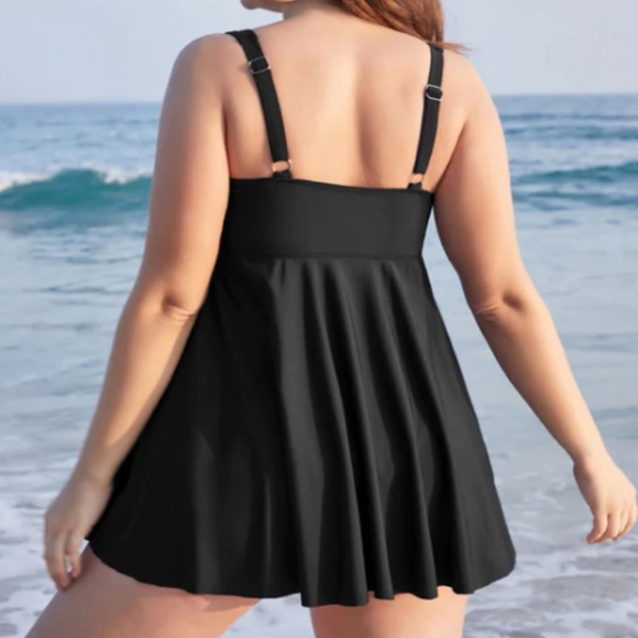 BloomChic Plus Size  2XL Twist Front Adjustable Straps Tankini Top - Picture 2 of 3